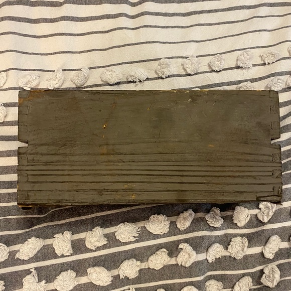 Gray distressed wood organizer box - Picture 2 of 5